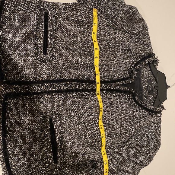 J.Crew lady jacket size 14. There’s a matching skirt that is sold separately. - Picture 5 of 7